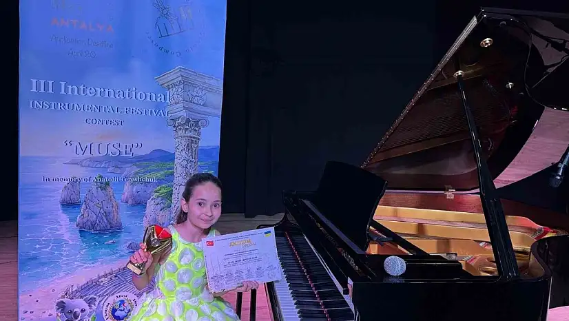 GKV'li Ceyda Sayar piyanoda festival birincisi