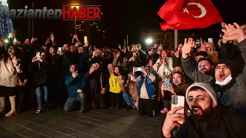 Türkiye'nin ilk uzay yolculuğunu vatandaşlar heyecanla takip etti