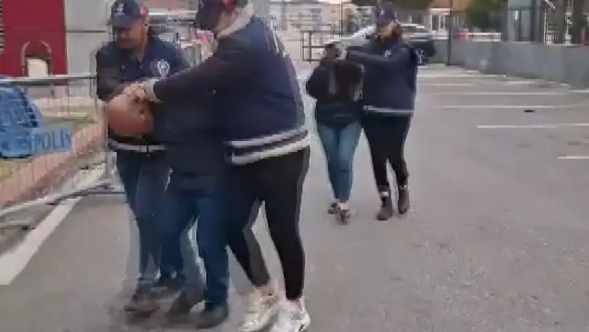 Yardım yapma vaadiyle dolandırıcılık yapan ve menfaat sağlayan şahıs tutuklandı