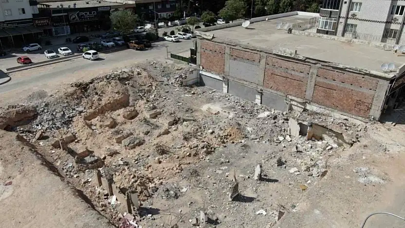 49 kişiye mezar olan Emre Apartmanı davasında 4 sanık tahliye edildi