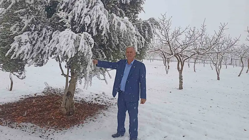 Araban'da kar yağışları çiftçiler, zeytin ve Antepfıstığı üreticilerinin yüzünü güldürdü