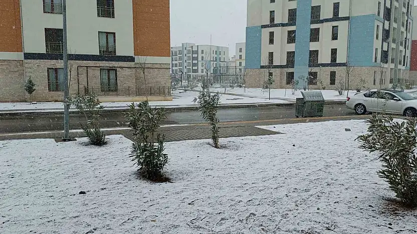 Araban'daki kar yağışı kuraklık korkusunu sonlandırdı, çiftçinin yüzünü güldürdü