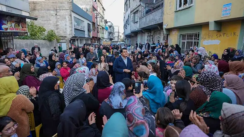 Başkan Yılmaz'ın mahalle ziyareti mitinge dönüştü