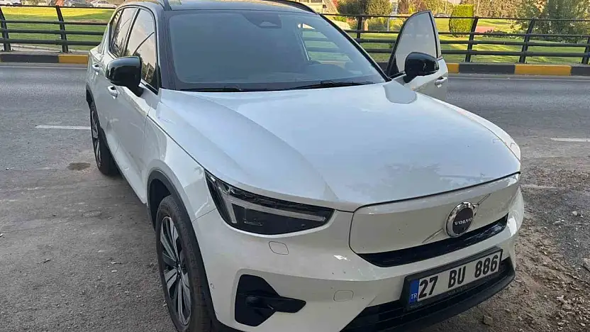 Bayiden alınan Volvo marka sıfır elektrikli araç kusurlu çıktı