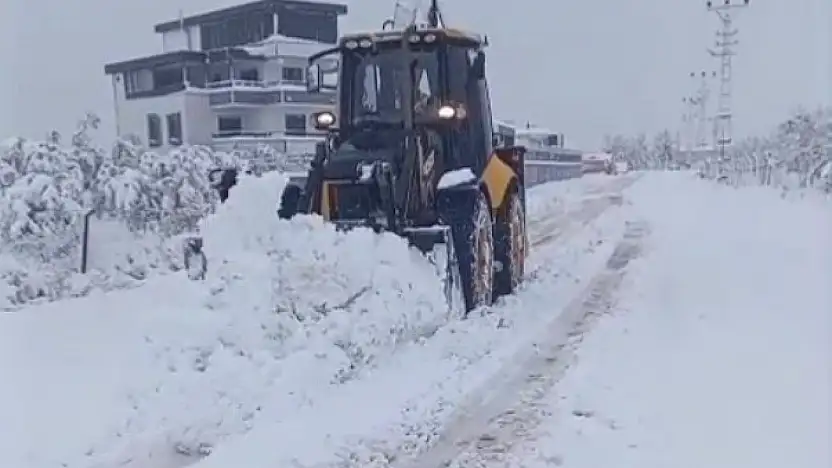 Büyükşehir, karla mücadele için tüm ilçelerde eş zamanlı sahada