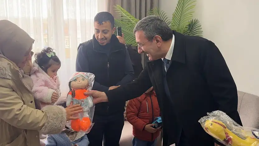 Cumhurbaşkanı Yardımcısı Yılmaz Şahinbey'de sosyal konutları inceledi