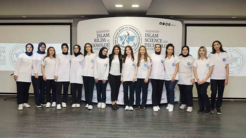Dünya Ebeler Günü GİBTÜ'de kutlandı