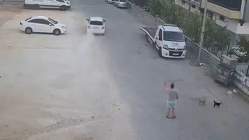 Emel Akbaş Bayhan'ın ölmeden önce eşiyle tartışıp evden ayrılma, tekrar eve dönme ve düşme görüntüleri ortaya çıktı