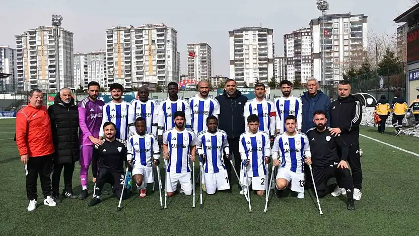 Engellerini ampute futbolla aşıyorlar