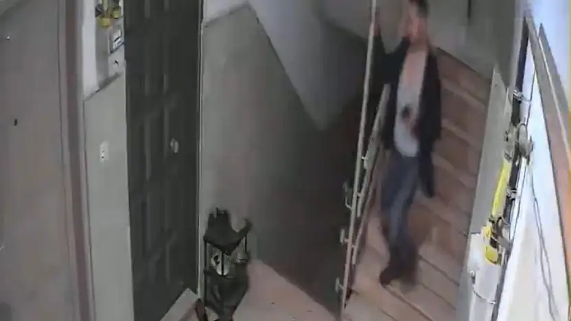 Eski eşine vahşeti yaşatan şahsın olay sonrası kaçma anları kamerada