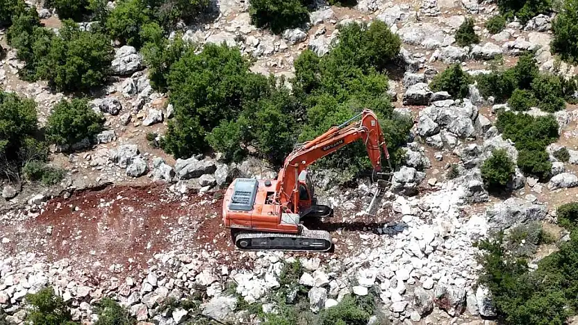 Eskişarkaya'da arazi yolu hasreti sona erdi