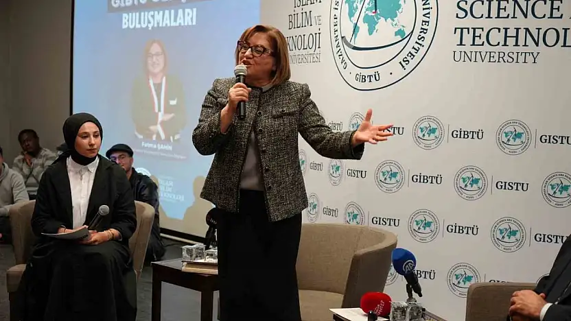 Fatma Şahin, GİBTÜ gençlik buluşmalarında öğrencilerle bir araya geldi
