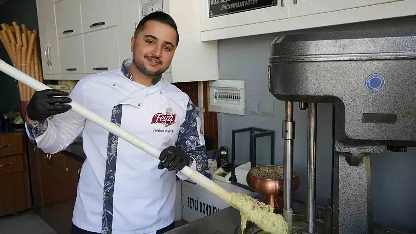 Gaziantep'e özgü Antep fıstıklı dondurmaya yoğun talep