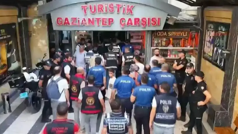 Gaziantep'te 5 milyon TL değerinde elektronik emtia ele geçirildi: 23 gözaltı