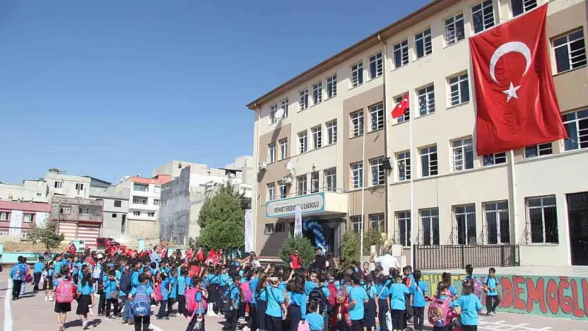 Gaziantep'te 705 bin öğrenci ders başı yaptı