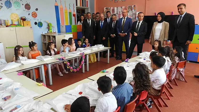 Gaziantep'te 705 bin öğrenci karne aldı