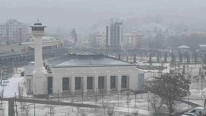 Gaziantep'te beklenen kar yağışı etkisini göstermeye başladı