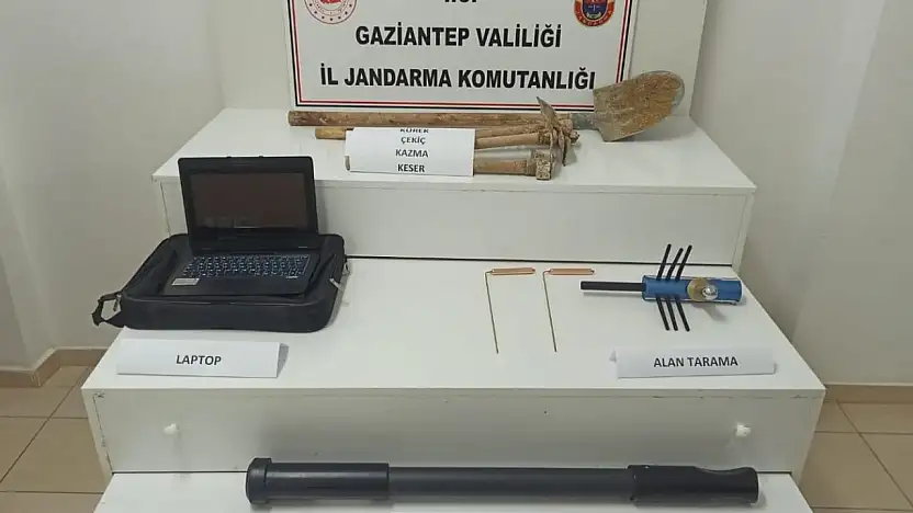 Gaziantep'te define bulmak amacıyla kaçak kazı yapan 9 şahıs suçüstü yakalandı