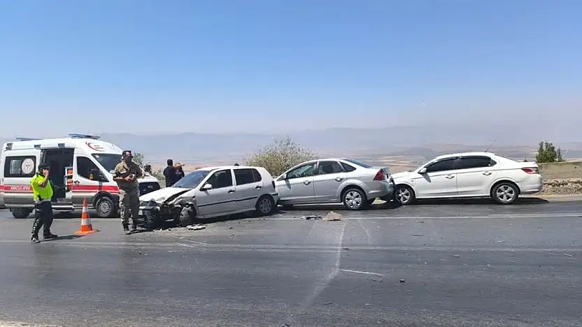 Gaziantep'te dört aracın karıştığı zincirleme kaza: 9 yaralı