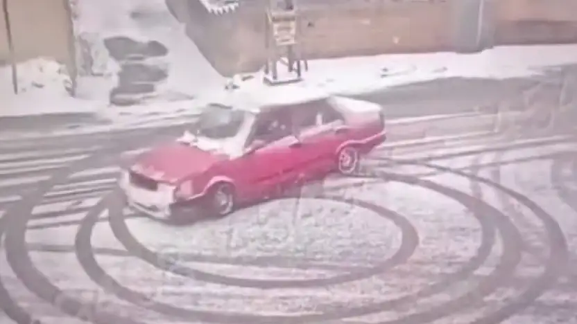 Gaziantep'te drift yaparak tehlike saçan sürücü ve araç sahibine ceza