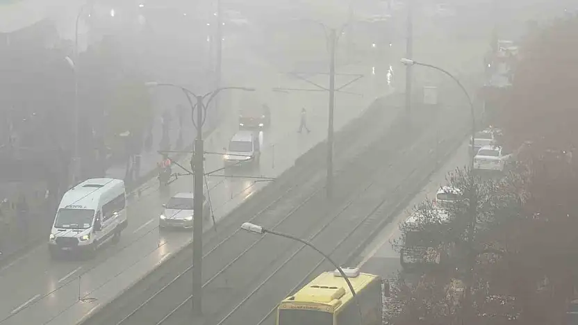 Gaziantep'te etkili olan sis görüş mesafesini düşürdü