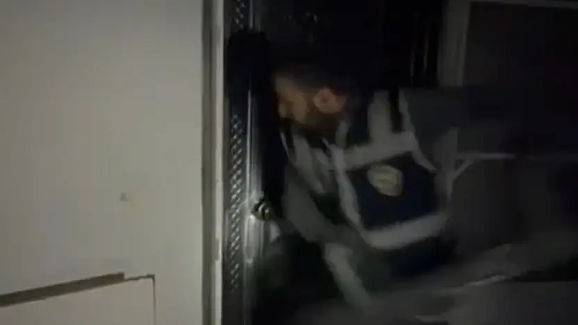 Gaziantep'te evin bodrumundan 4 ruhsatsız silah çıktı