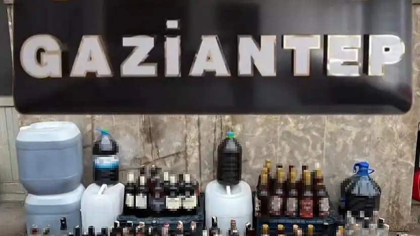 Gaziantep'te kaçak alkol operasyonu: 2 gözaltı