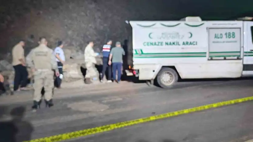 Gaziantep'te kontrolden çıkan motosiklet devrildi: 2 genç hayatını kaybetti