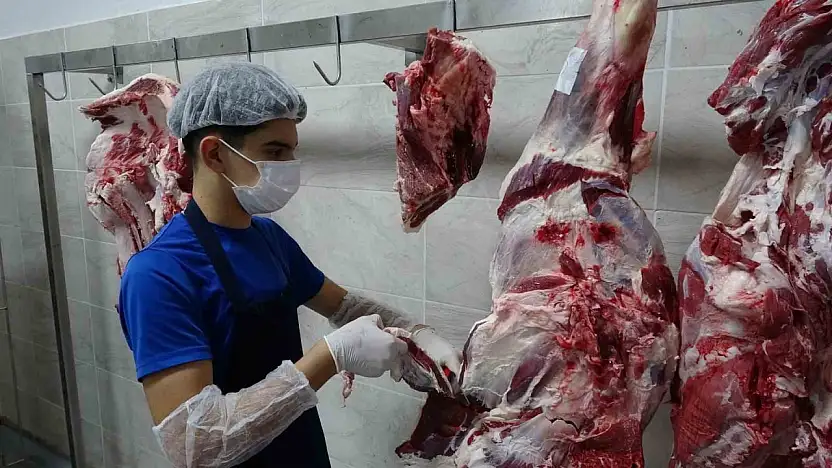 Gaziantep'te öğrenciler günde 12 bin kişiye yemek hazırlıyor