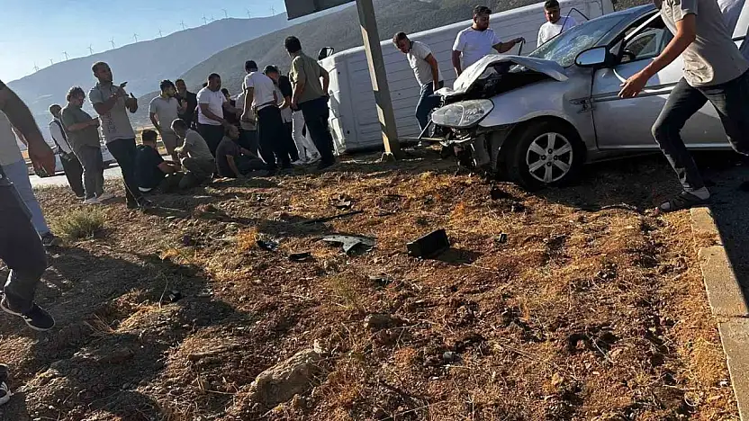 Gaziantep'te otomobil ile minibüs çarpıştı: 5 yaralı