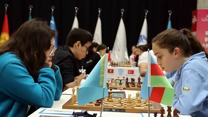 Gaziantep'te satranç tarihine geçen çifte şampiyona heyecanı sürüyor