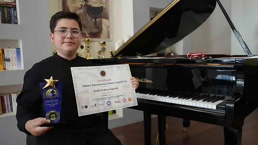 Gaziantepli 13 yaşındaki piyanist Hamit ödüllere doymuyor