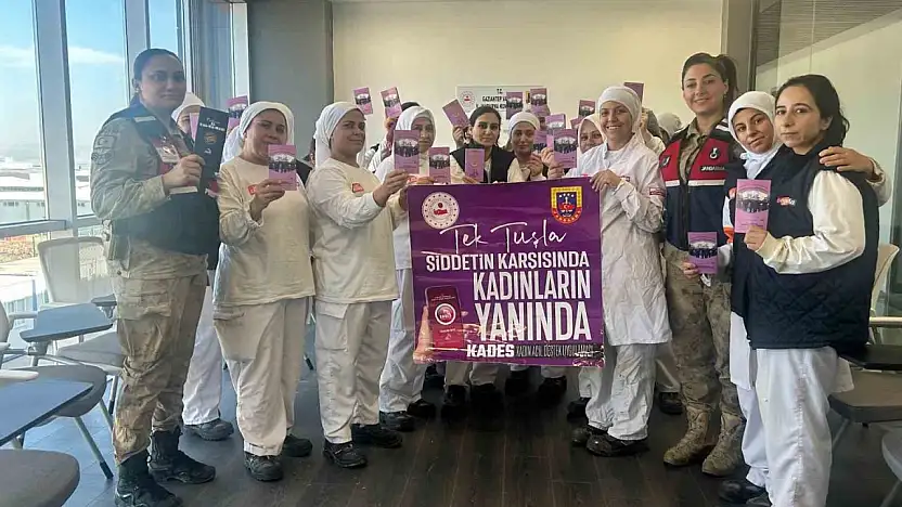 Jandarma ekipleri 2025 yılında KADES uygulamasını tanıttı
