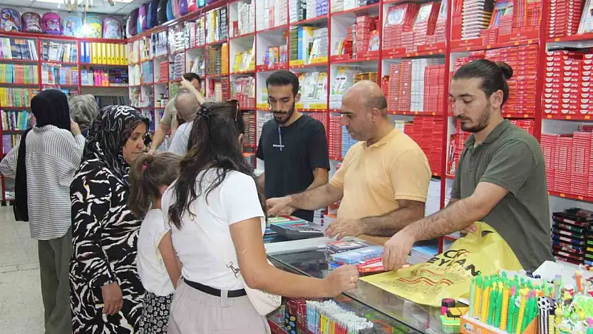 Kırtasiyelerde okul alışverişi yoğunluğu başladı