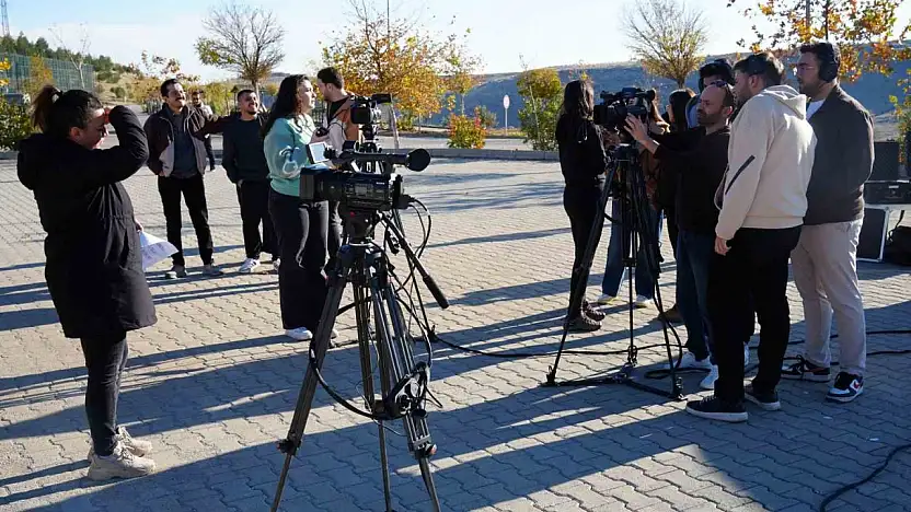 Mobil Basın Evi Gaziantep'te öğrencilerle buluştu
