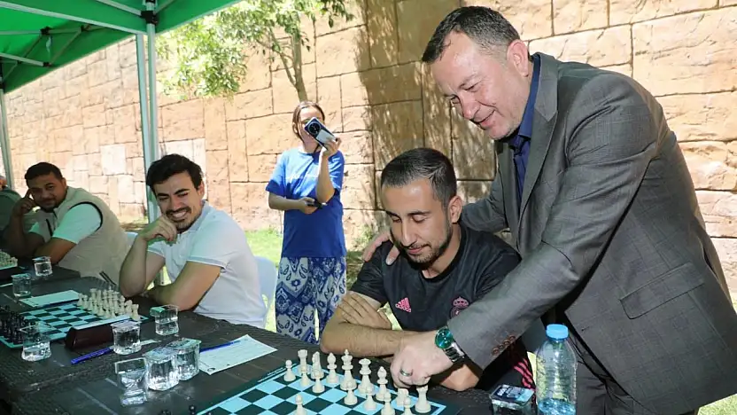 Nizip'te bahar satranç turnuvası coşkusu