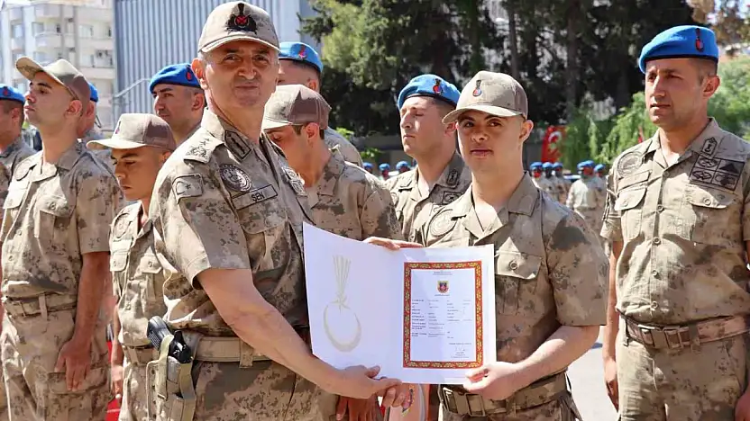 Özel ihtiyaçlı bireyler askerlik hayalini gerçekleştirdi