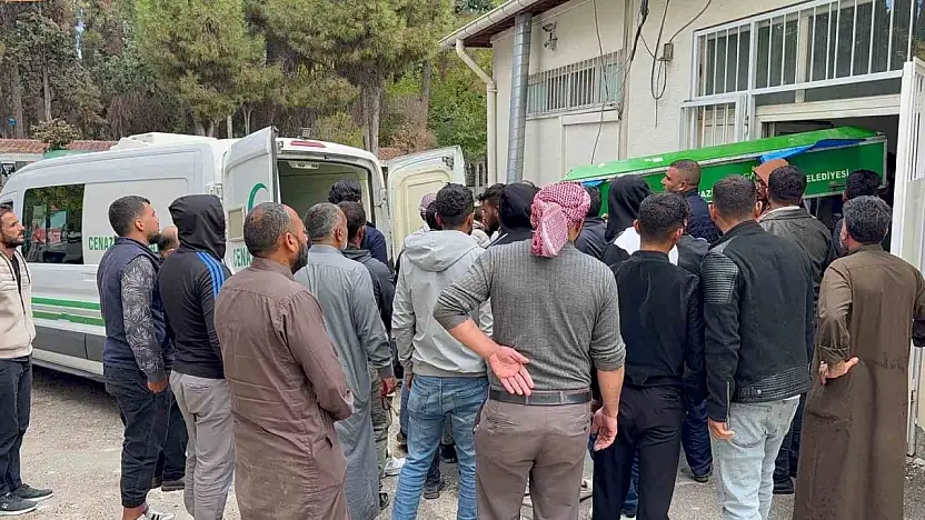 Parka giderken otomobilin çarptığı çocuk hayatını kaybetti