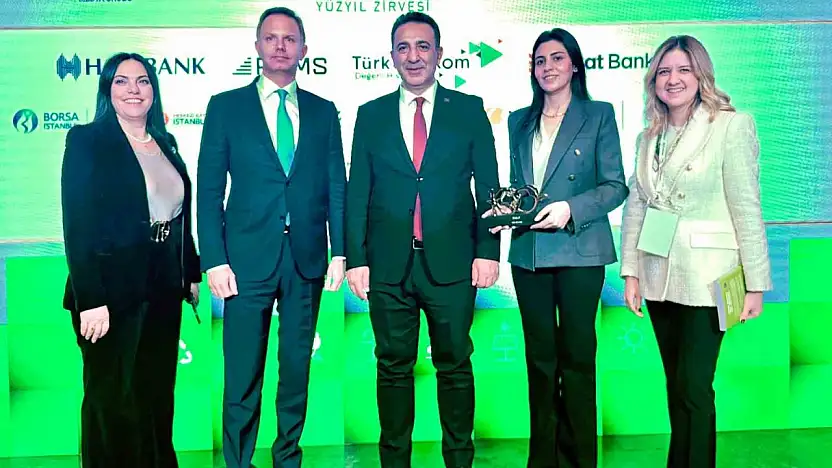 RE&UP, tekstil sektöründeki döngüsel ekonomi modeliyle Sürdürülebilirlik Liderleri Ödülü'nün sahibi oldu