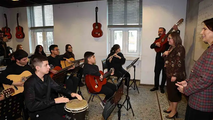 Şahin'den yarıyıl tatili atölyelerine ziyaret