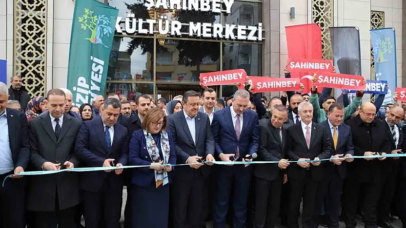 Şahinbey Belediyesi'nin Nizip'e kazandırdığı Kültür Merkezi'nin açılışı yapıldı
