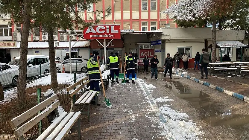 Şehitkamil'de kar ve buzlanmaya karşı kesintisiz mücadele
