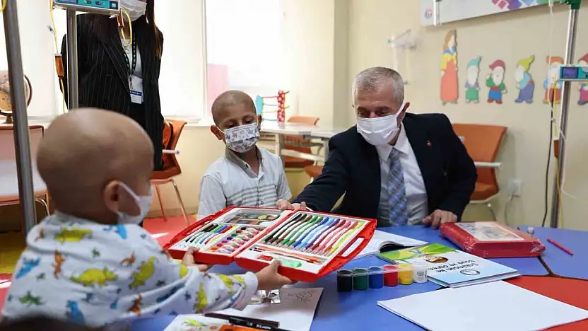 Tahmazoğlu'ndan lösemili çocuklara moral