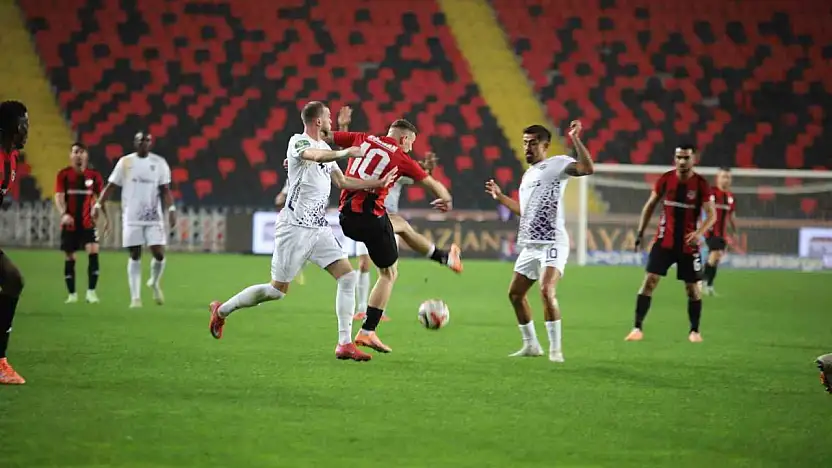 Trendyol Süper Lig: Gaziantep FK: 0 - Eyüpspor: 1 (İlk yarı)