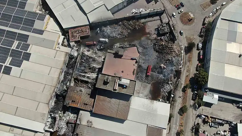Yanan fabrika havadan görüntülendi: Dev fabrikadan geriye yönetim binası kaldı