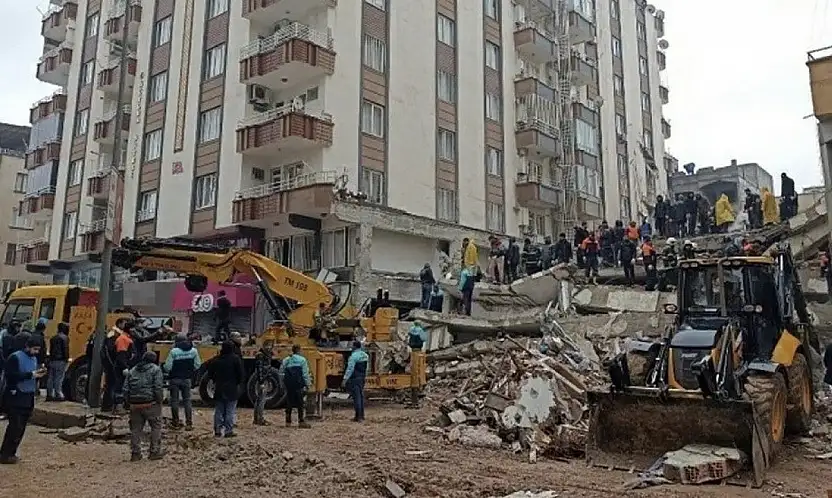 51 kişinin öldüğü Furkan Apartmanı'nın kırmızı bültenle aranan firari sanığı müteahhit tutuklandı