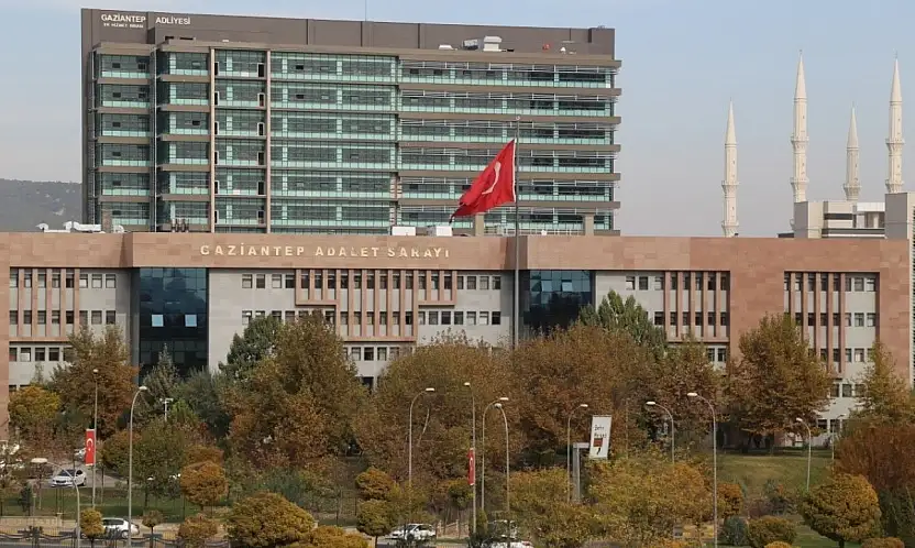 7 kişi tarafından öldürülen 17 yaşındaki çocuğun davasına devam edildi