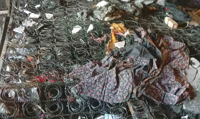 Araban'da kırsal mahalledeki ev yangınında eşyalar küle döndü