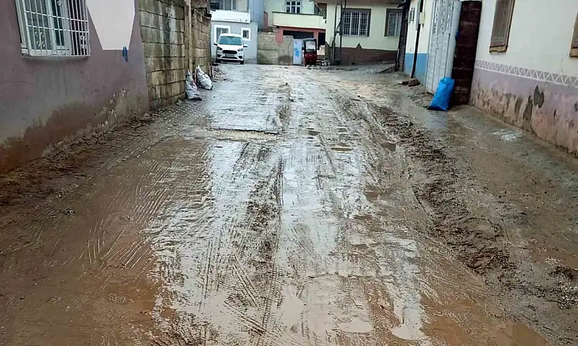 Araban'da vatandaşların çamur çilesi