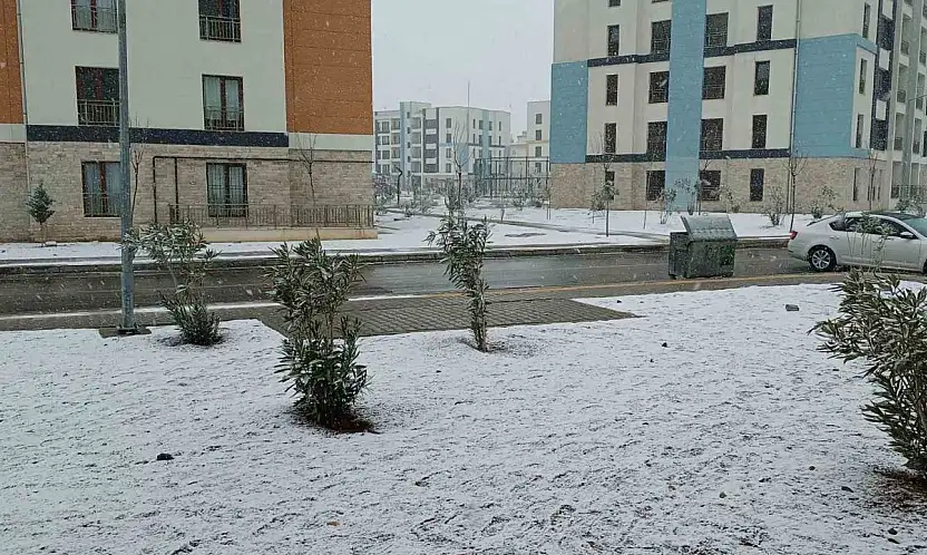 Araban'daki kar yağışı kuraklık korkusunu sonlandırdı, çiftçinin yüzünü güldürdü